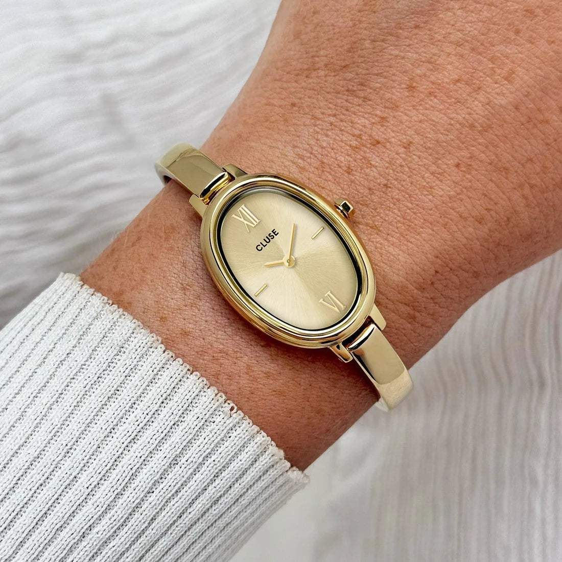 LOvale Watch Steel, Full Gold Colour
