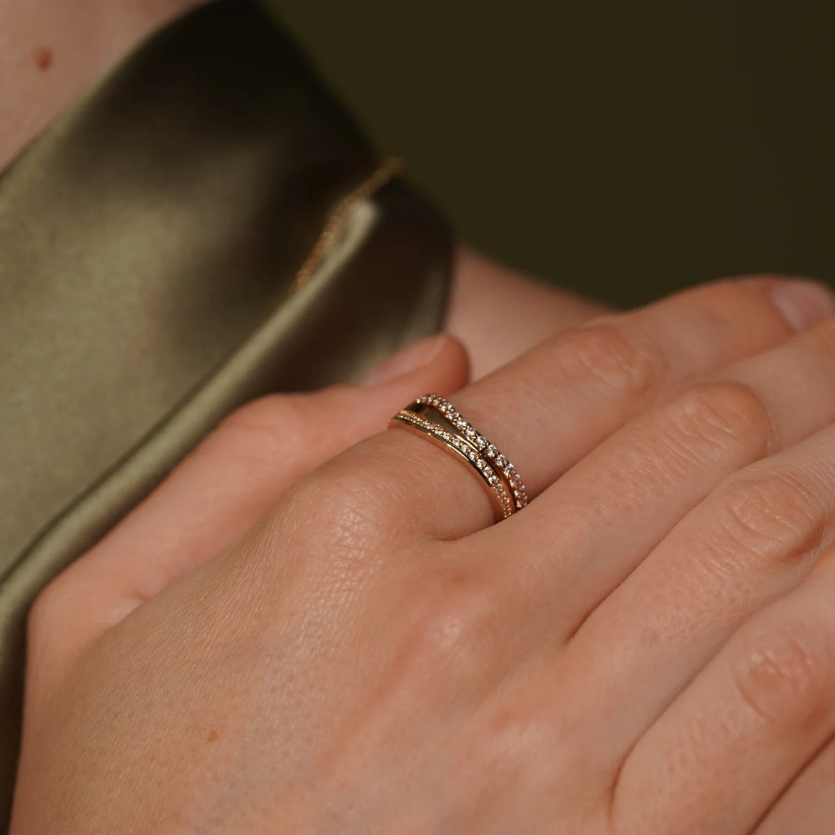 Illumination Curved Pavé Ring