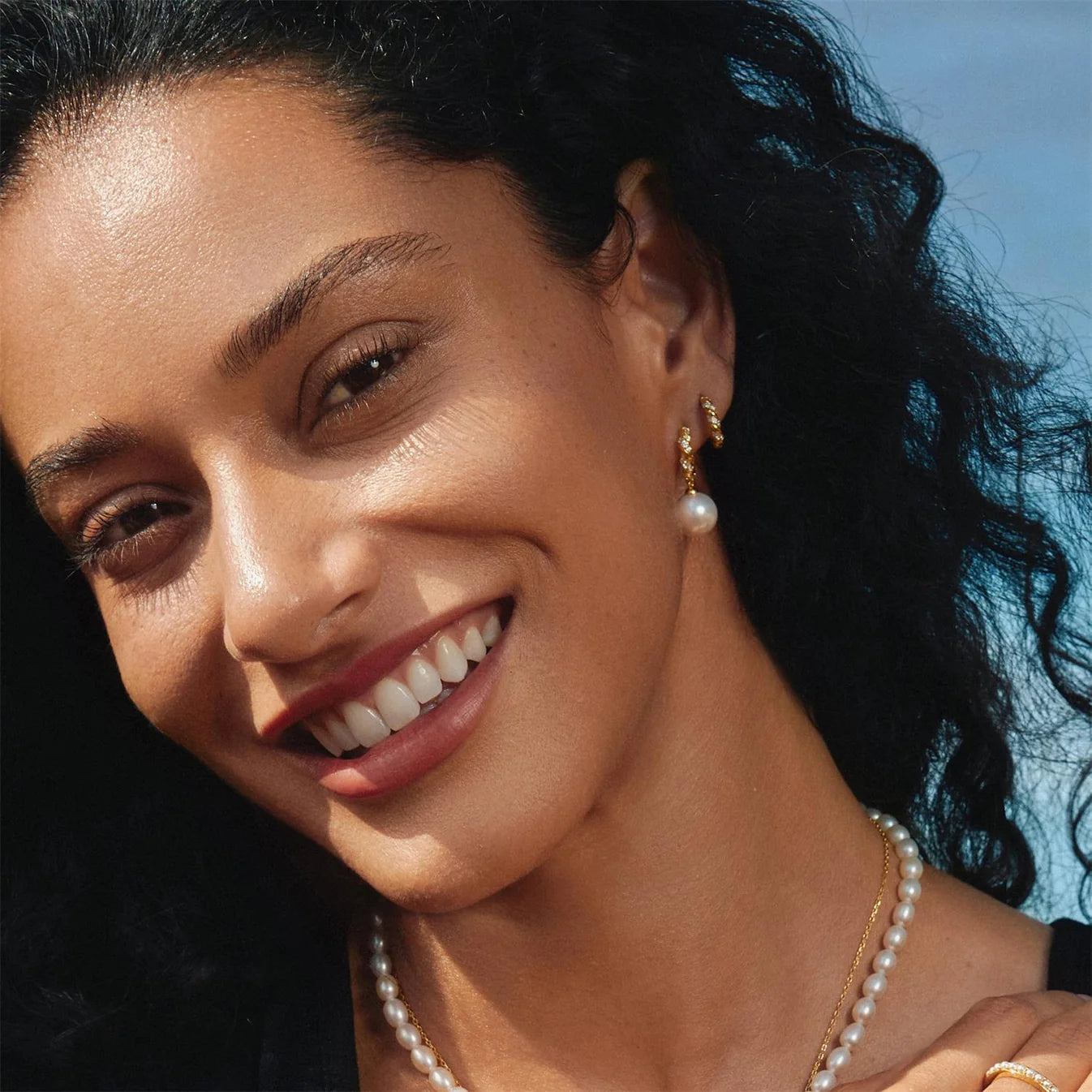 GOLD SHELL PEARL DANGLING TWISTED HUGGIE HOOP EARRINGS
